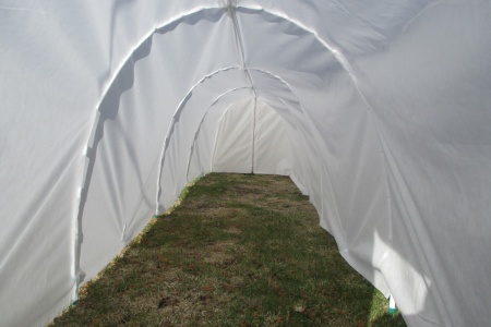 Парник п/эт. "Отличник" 4,5х1,15м высота 1,15м с укр.мат.60г/кв.м, дуга 2,8м, двери на молниях