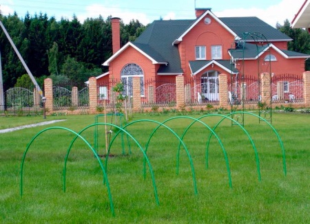 Дуги парниковые метал.труба в ПВХ 10мм х 2м (компл. 6шт.)